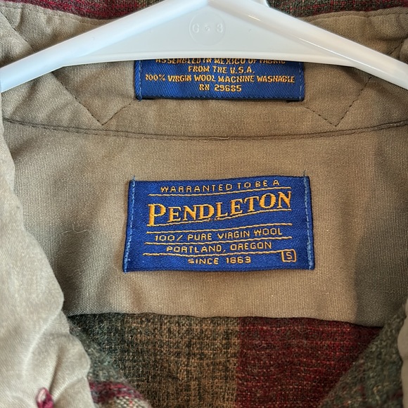 Vintage men’s  Pendleton wool shirt. Size S - Picture 5 of 6